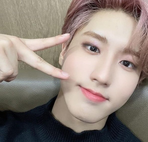 agustd_night_'s tweet photo. ⌗ Feliz cumpleaños cielo,
te amo mucho!💗, espero
la pases genial, gracias por 
todo lo que haces, eres una
gran persona 💗, espero sigas cumpliendo tus sueños y ¡espero seas muy feliz!. 💗

Stay te ama mucho. <3
  
@Stray_Kids https://t.co/oJzhrY7vOT