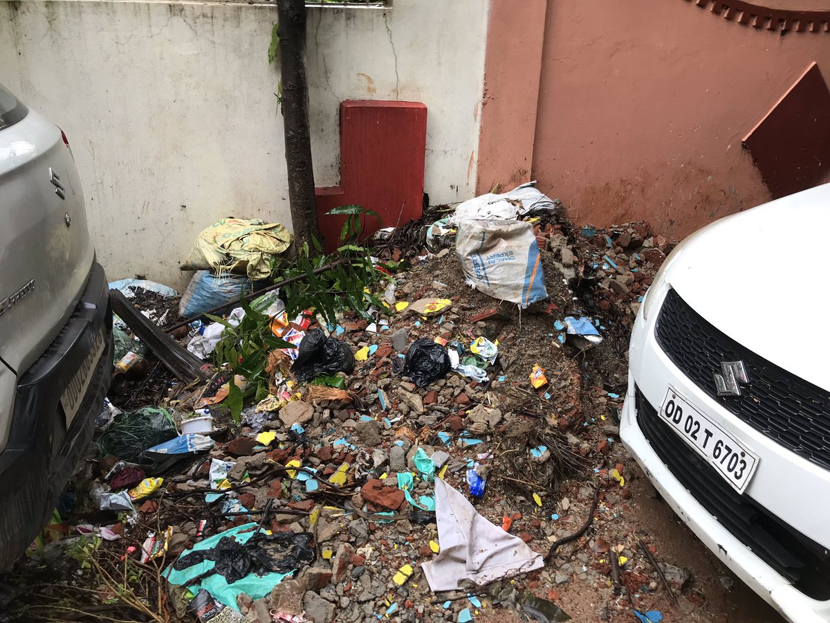 Leosachin's tweet photo. Words VS Action?? Hope this BMC drive reaches Nageswar Tangi soon. This is my 3rd tweet about the same issue. Please make me 3rd time lucky. #SmartCity #cleanbbsr #heritageproperty @bmcbbsr @CMO_Odisha @BSCL_BBSR @BBSRBuzz @Bbsr2SmartCity https://t.co/h5erNp66Q4