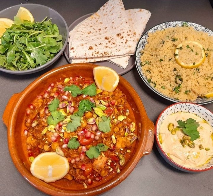 NarrowEscapesx's tweet photo. Showcasing some dishes made by @yyeschef 
Moroccan Feast 
Shepherds Pie 
Goulash &amp; Dumplings 
Mushroom Wellington 
#GoVegan https://t.co/HLbIsR6CPu