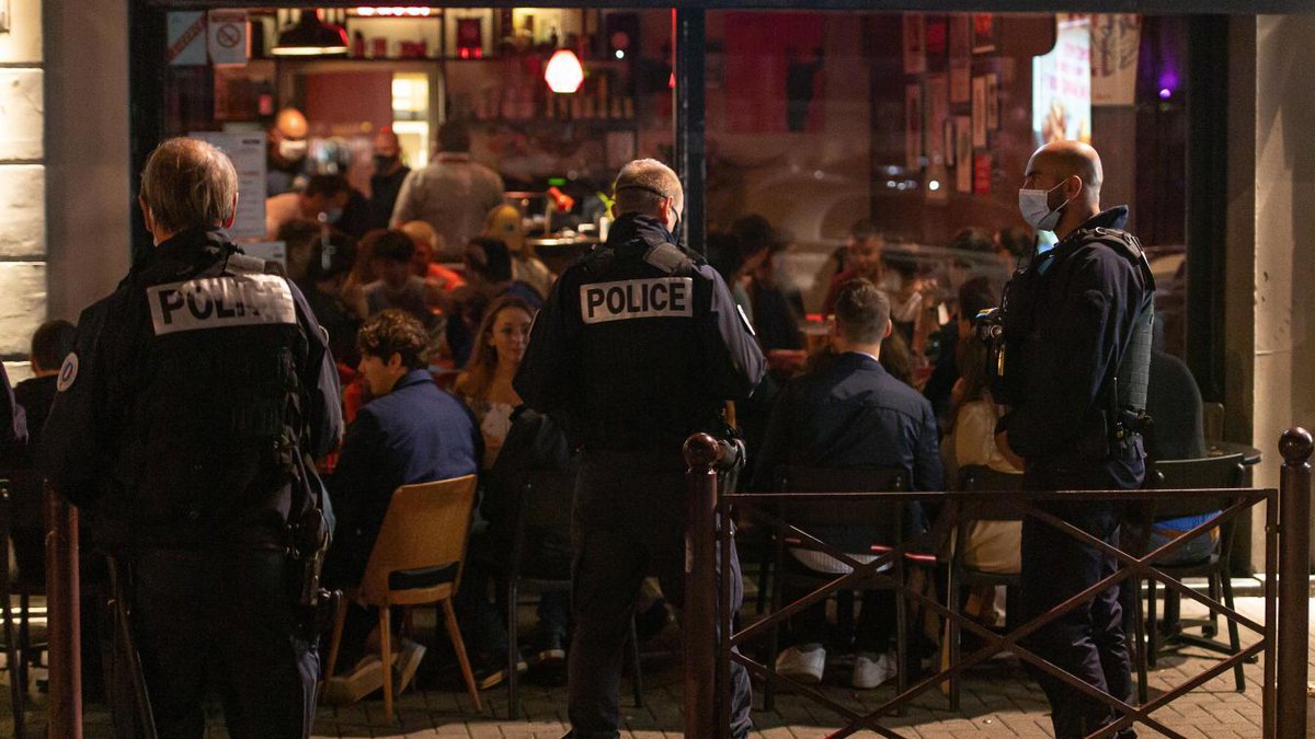 VDNLille's tweet photo. #Lille : soupçonné de détrousser des #fêtards #ivres, entre #Masséna et le Vieux Lille #vol #police  https://t.co/pG2jFW5KrU https://t.co/1AZSrpt343