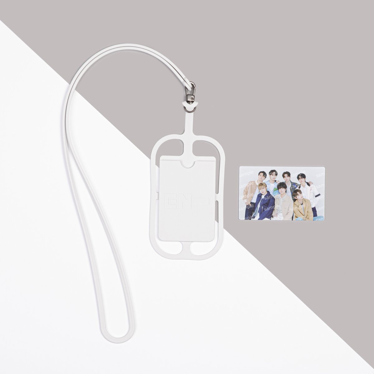 EN_FranceFan's tweet photo. • WEVERSE | 13.09.2021 •
Nouvelle merch.
Collaboration ENHYPEN & ShinHanCard. Disponible dès maintenant sur Weverse.
#WeverseCardMerch #위버스카드 #WeverseCard
@ENHYPEN_members
@ENHYPEN
#ENHYPEN #엔하이픈 https://t.co/MqGQXZaIBZ