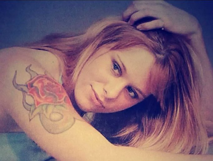 Me when I was 19 #FLASH #Flashback https://t.co/cjbvc9J4vR<a href="/tag/flash"class="tags">#FLASH</a><a href="/tag/flashback"class="tags">#Flashback</a>