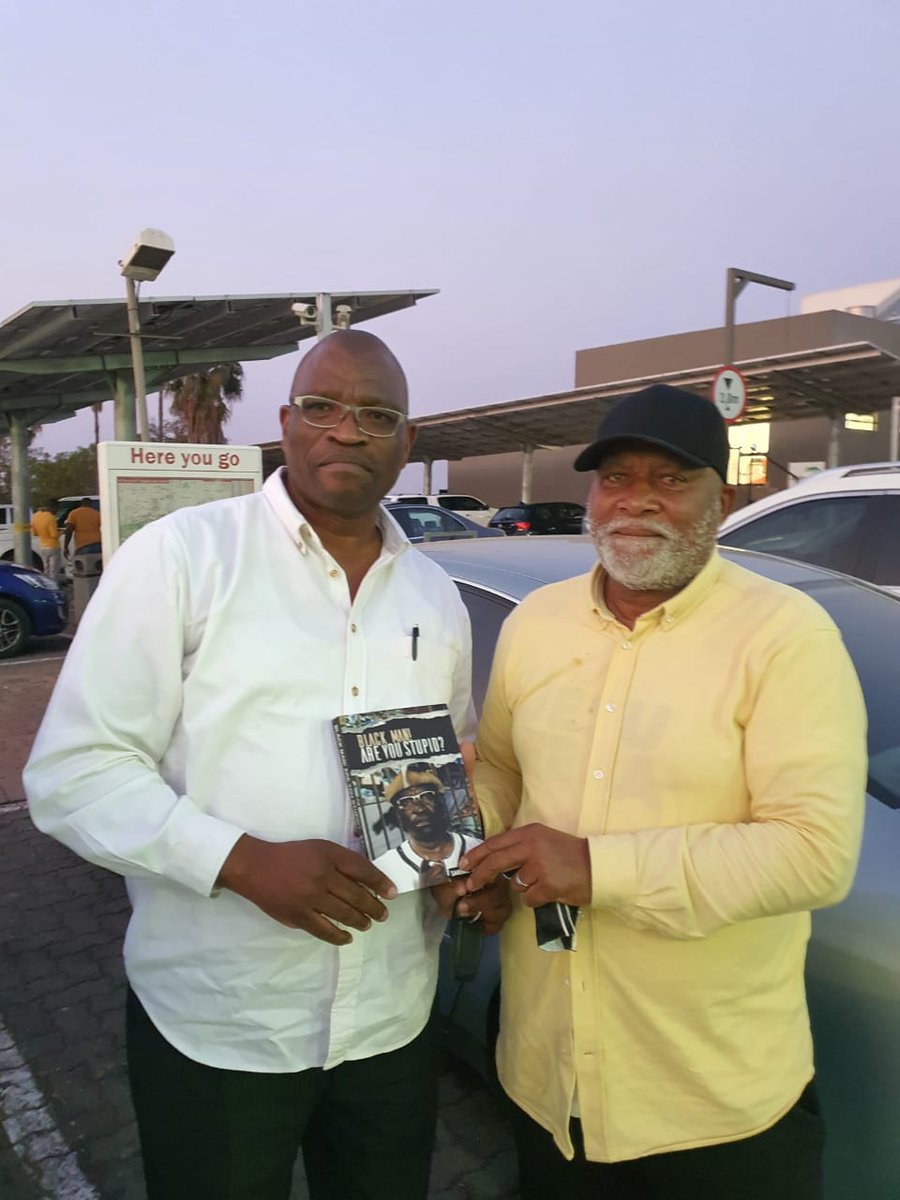 sakhilewabantu's tweet image. It's Chooseday, and we choose to confront the realities we live in. Oblivion is a choice, we choose vigilance, awareness &amp;amp; change. And reading Black Man! is a step in the right direction.😉

Thank you😉 South Africa.

#ReadABookSA  #BooksWorthReading #BlackManAreYouStupid? #Black