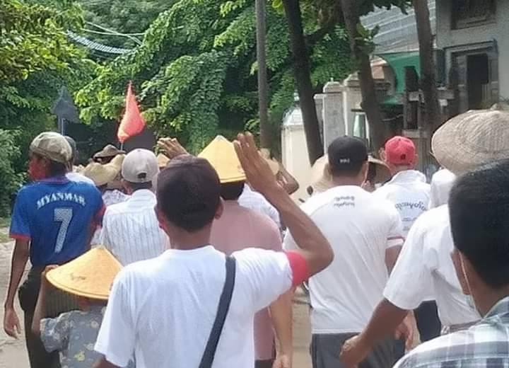 2021Revtweets's tweet photo. Locals of ShweBo Tsp staged a regular protest against Genocidal Military and demanding @UN to recognize @NUGMyanmar as our legitimate government.
#UN_NoProcrastination
#Sep14Coup 
#WhatsHappeningInMyanmar https://t.co/FfBsXAOKc4