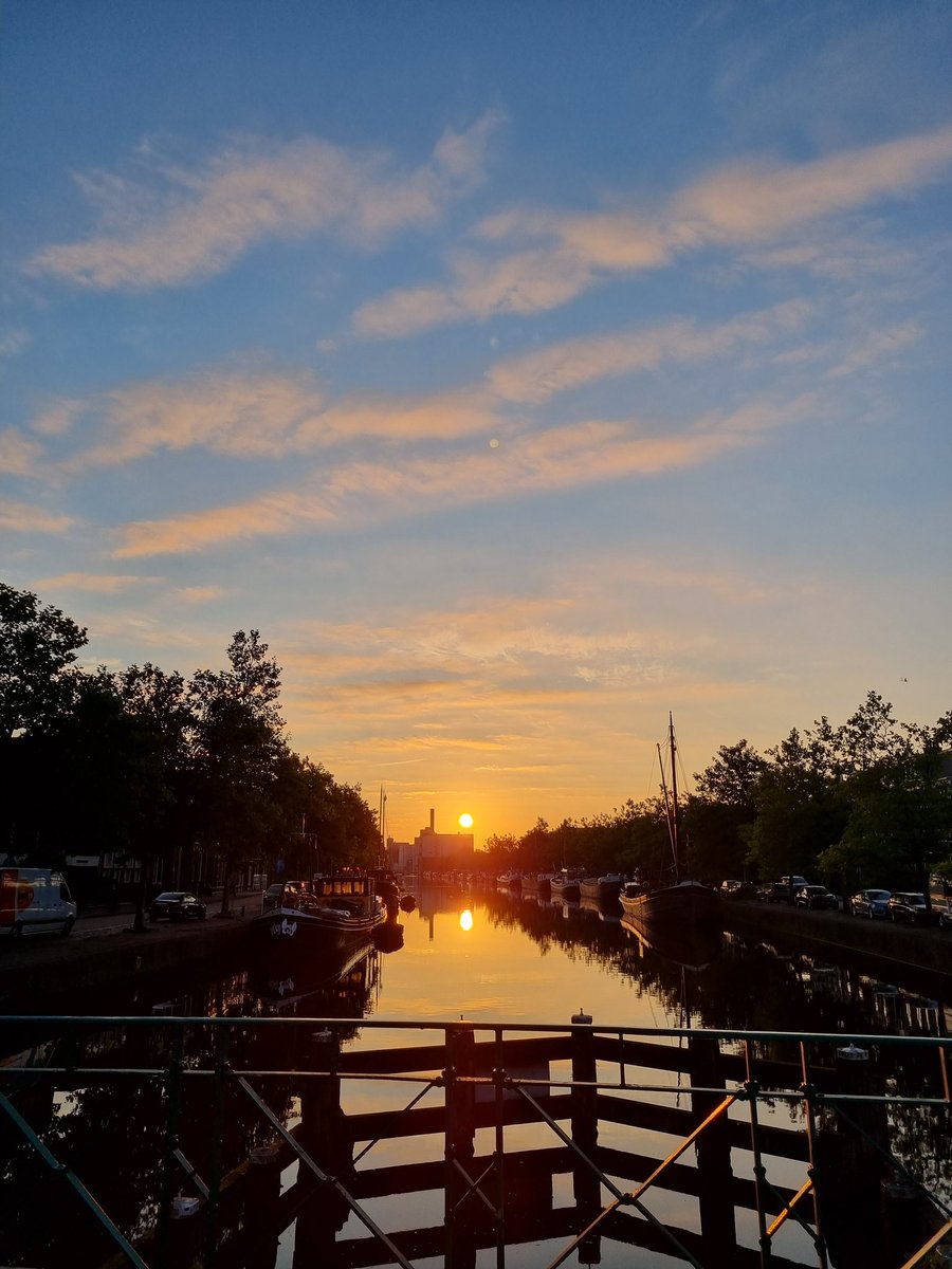Het mooie van een vroege trein pakken