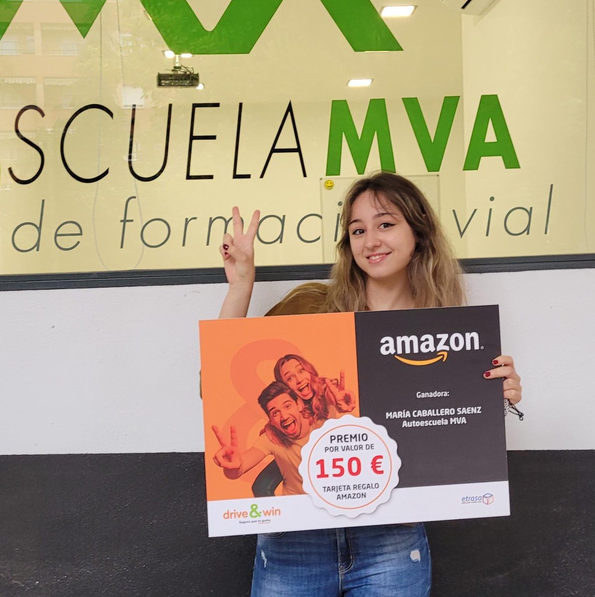 Enhorabuena a las primeras ganadoras de nuestro #sorteo con <a href="/Etrasa/">Etrasa</a> y sus #autoescuelas, ¡disfrutad vuestro premio! 
Mucha suerte ahora con lo que os queda de #carné de conducir, vosotras podéis 💪