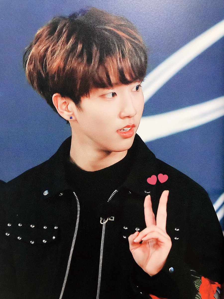 bonito0098's tweet photo. 오늘도 당첨돼서 제가 젤 사랑하는 171109 버스킹 한지성 도록을 받았어요🥺❤️ 지성이를 좋아하게 된 결정적 계기라서 아직까지도 정말 사랑하는 날인데 당첨돼서 울고잇어요,, 18살 아기다람쥐 디덩이로 가득 찬 도록으로 관꾸할거예요 👍❤️‍🔥

#있잖아요_오늘_한이_생일이에요
#Always_In_Your_Orbit https://t.co/ULQfDhZArR