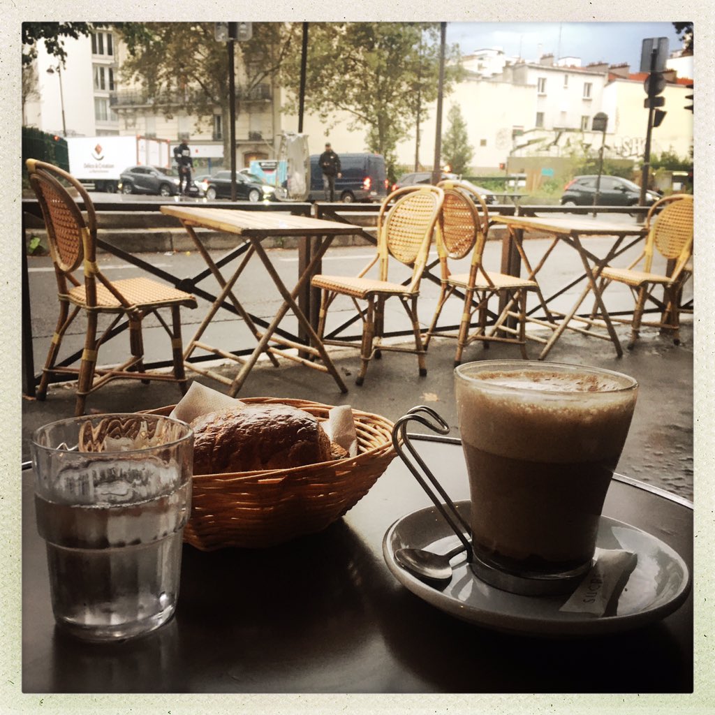 CecileDuflot's tweet photo. Tu préfères ?
• une chocolatine sous les platanes avec juste le bruit du vent
• un pain au chocolat en terrasse en regardant passer les gens
(les deux en fait… jamais pu choisir…. #mondrame
tant qu’il y a du beurre et que c’est tiède… 😍 … ) https://t.co/PMjA3HdMub