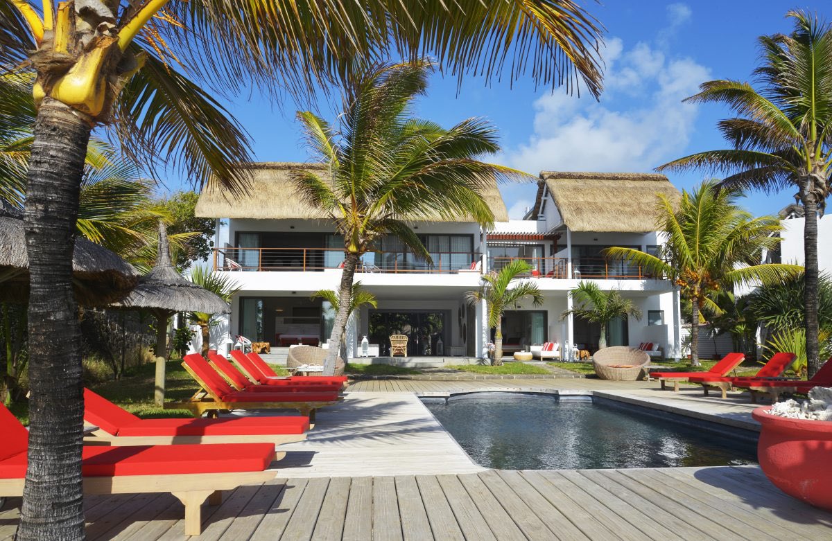 manleysocial_'s tweet photo. “Follow the sun - And the sounds of the Sega”
La Maison D’été, Mauritius reopens, 1 October 2021.
Read the full story here:
https://t.co/BeCGqwQcsR
@NewmarkHotels | #ManleySocial #NewmarkHotels #Newmark #Travel https://t.co/OgkNlbzte2