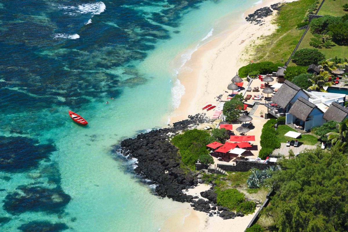 manleysocial_'s tweet photo. “Follow the sun - And the sounds of the Sega”
La Maison D’été, Mauritius reopens, 1 October 2021.
Read the full story here:
https://t.co/BeCGqwQcsR
@NewmarkHotels | #ManleySocial #NewmarkHotels #Newmark #Travel https://t.co/OgkNlbzte2