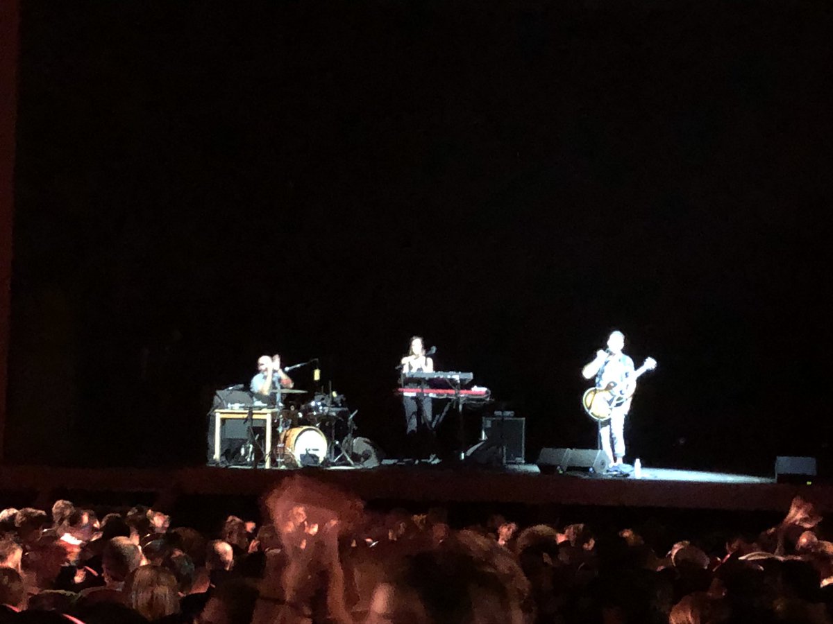 532 días y 18 meses después, anoche Jorge Drexler y el péndulo de Newton compartieron con nosotros y otros picantes seguidores canciones en el Teatro Lope de Vega (Madrid). <a href="/drexlerjorge/">Jorge Drexler</a>