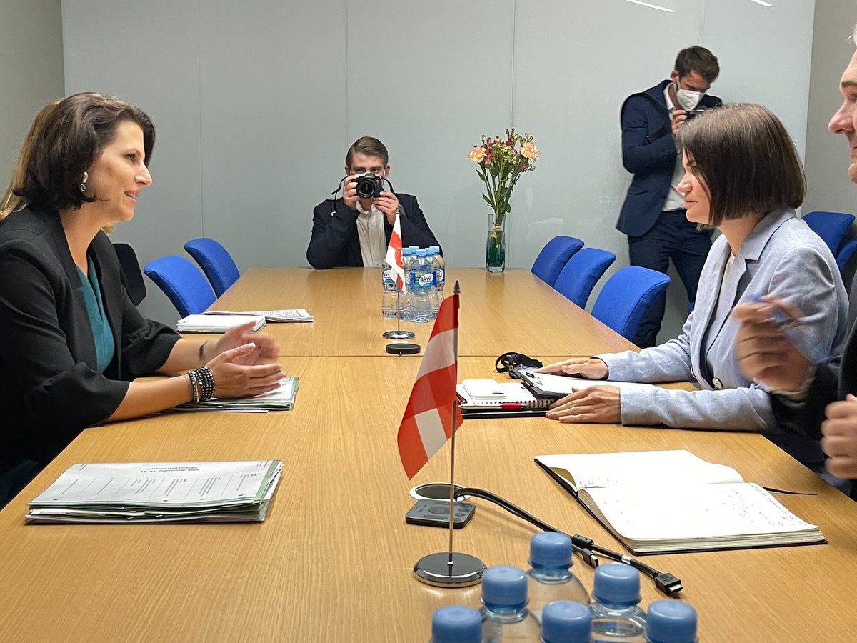 I was glad to greet 🇦🇹 Minister for 🇪🇺 <a href="/k_edtstadler/">Karoline Edtstadler</a> in Vilnius. We discussed the high-level conference on Belarus crisis resolution &amp; the Constitution draft prepared by my team. It is crucial to continue diplomatic pressure on the regime &amp;not allow the trade of polit. prisoners.
