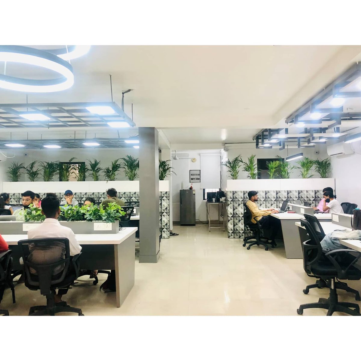 AutusDigital's tweet photo. Welcome to our #NEWOFFICE!! 😊
It is crazy how an environment can impact your mindset. With this move, we have created a more comfortable space for our team to feel #motivated, #creative, and #inspired to be more productive and serve our clients more effectively.
#Autusdigital https://t.co/zByhiIprYK
