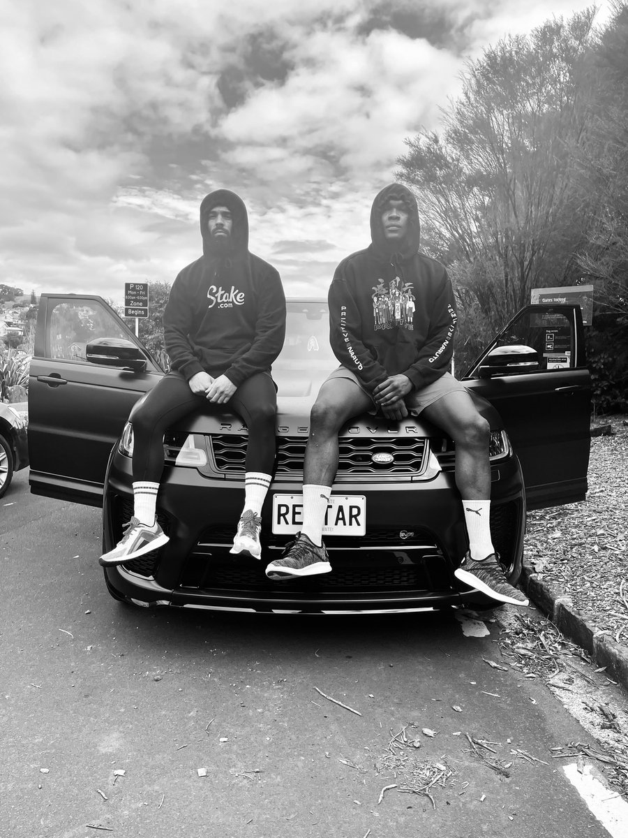 🌝🌚
If you didn’t wanna ride in Chuy 🥔
You can’t ride in Kurama 🦊or Reptar 🦖
#whywelooksodepressedinthefirstpic 
#atleastwesmilinginthesecondpic
#thenweangryinthethirdpic
#upsanddowns 🎭