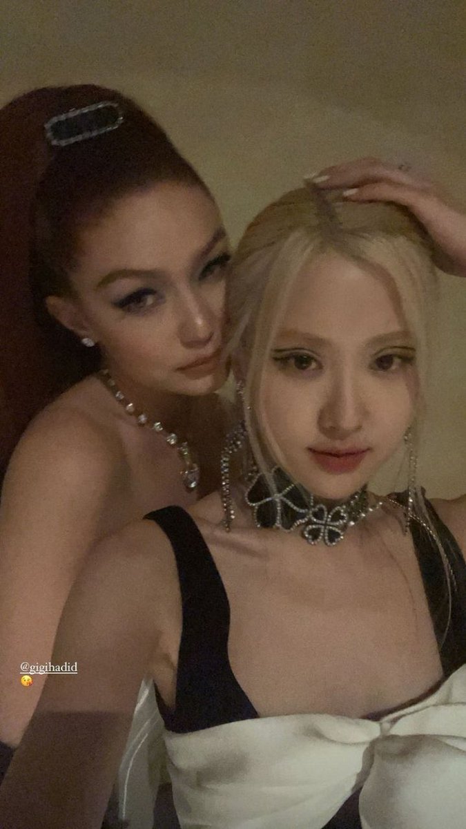 PopCrave's tweet photo. #BLACKPINK’s #ROSÉ and Gigi Hadid look gorgeous together in newly shared photo from the #MetGala. 🤍 https://t.co/SxS8w67tU7