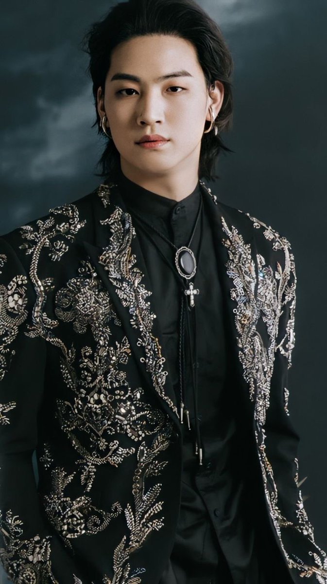 seunbeommies's tweet photo. yall imagine jaebeom wearing this fit at the met gala 😩😩 https://t.co/PdvoCKspQY