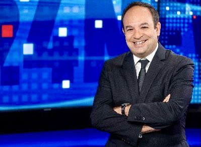 PatrickSimonin's tweet photo. Une télévision peut-elle favoriser le dialogue et la paix dans une région marquée par les conflits ? ⁦@frankmelloul⁩ patron de #I24News diffusée depuis le cœur du Moyen-Orient pour un milliard de foyers est mon invité aujourd’hui sur @Tv5monde ⁦@I24NEWS_FR ⁦@i24NEWS https://t.co/EiMXWi97AW