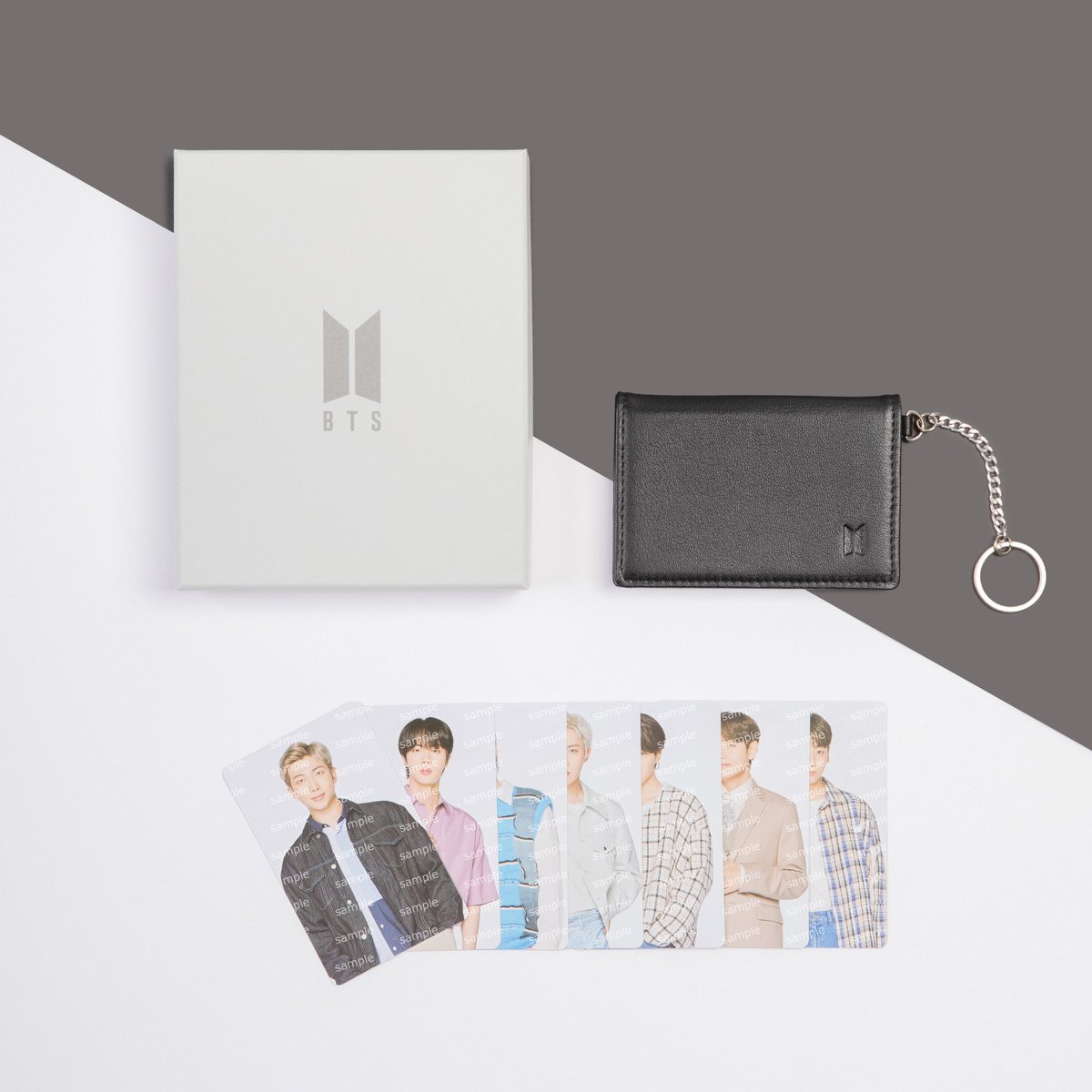BTS_FRENCH_UNIT's tweet photo. @HYBE_MERCH @weverseshop @BTS_jp_official <TWITTER> - 210914 - HYBE MERCH
#BangtanSonyeondan weverse card
So that we can be together every day without missing out your daily life!
Weverse Card Official Merch
2021. 09. 14. 9AM (KST)
@weverseshop @BTS_jp_official
#BTS #WeverseCardMerch #WeverseCard https://t.co/eZLXU80oPp