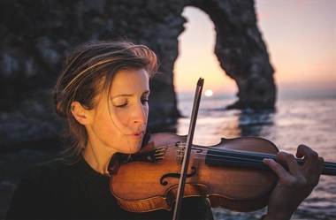 Violin sensation <a href="/phlippmo/">Philippa Mo</a> joins <a href="/ElySinfonia/">Ely Sinfonia</a> and <a href="/steve_bingham/">Steve Bingham</a> on Saturday 25 September at <a href="/Ely_Cathedral/">Ely Cathedral</a> for the world premiere of 'Stream-Shine' by Colin Riley - you won't want to miss this! 

concert-diary.com/concert/156591…