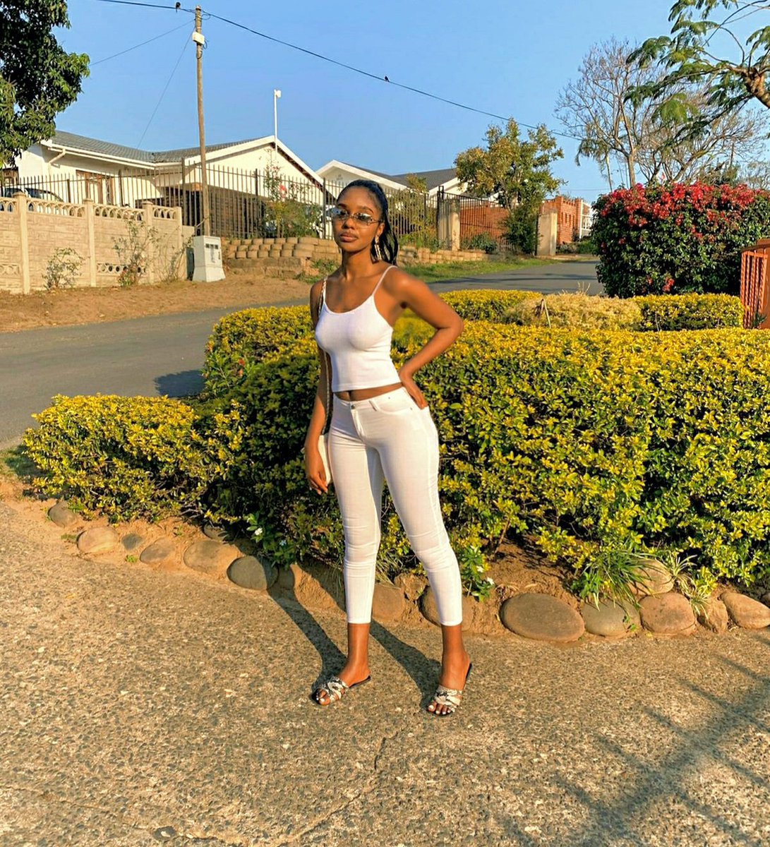 sammyjali21's tweet image. Curved slender girls,heard about us?