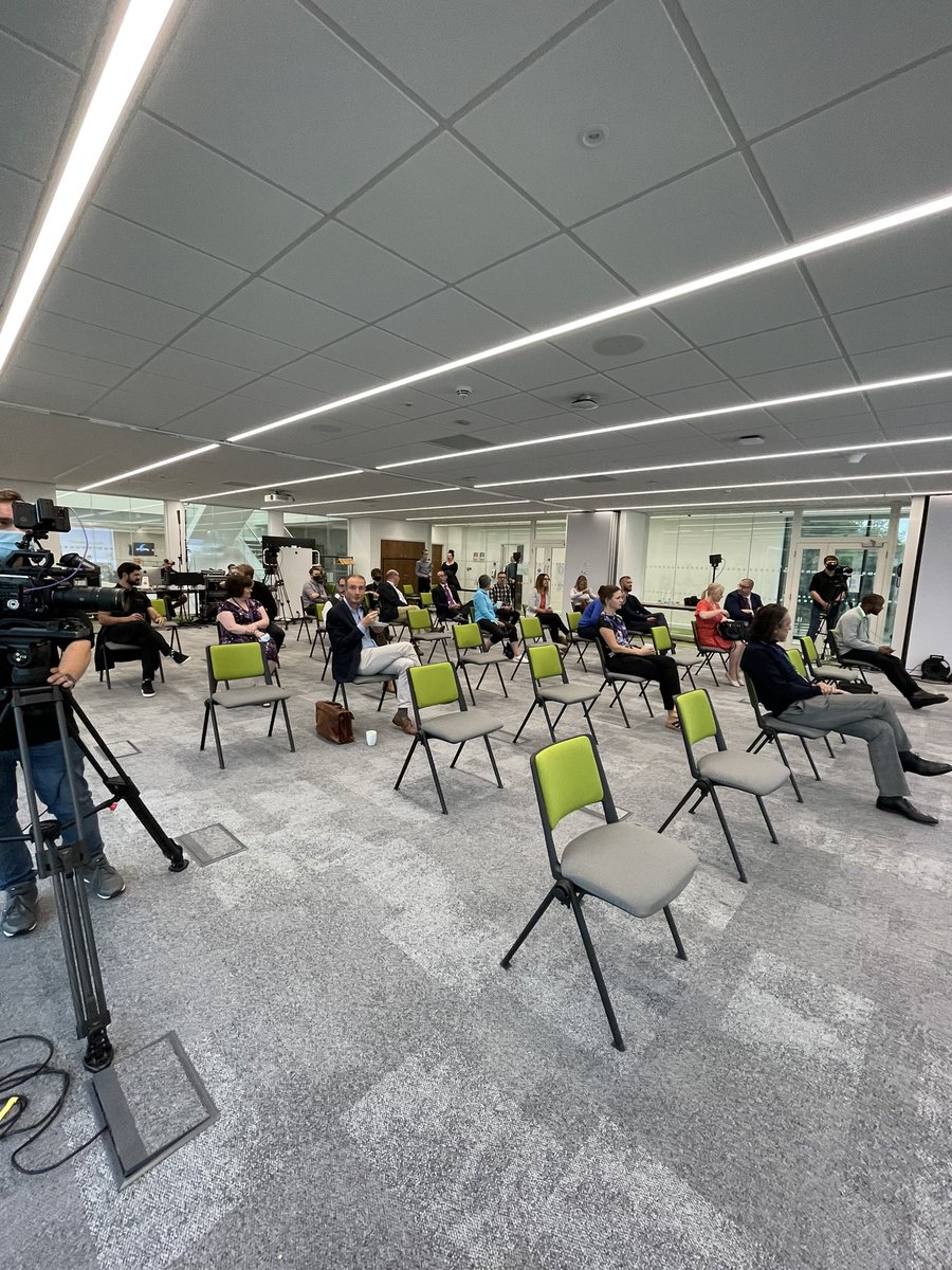 _aurainnovation's tweet image. Our Director, Louise Smith, opens up the stage 🙌. Great to have a live audience here at the AIC, but hello to all those joining us online. 

#AIC #Innovation #FutureNetZero