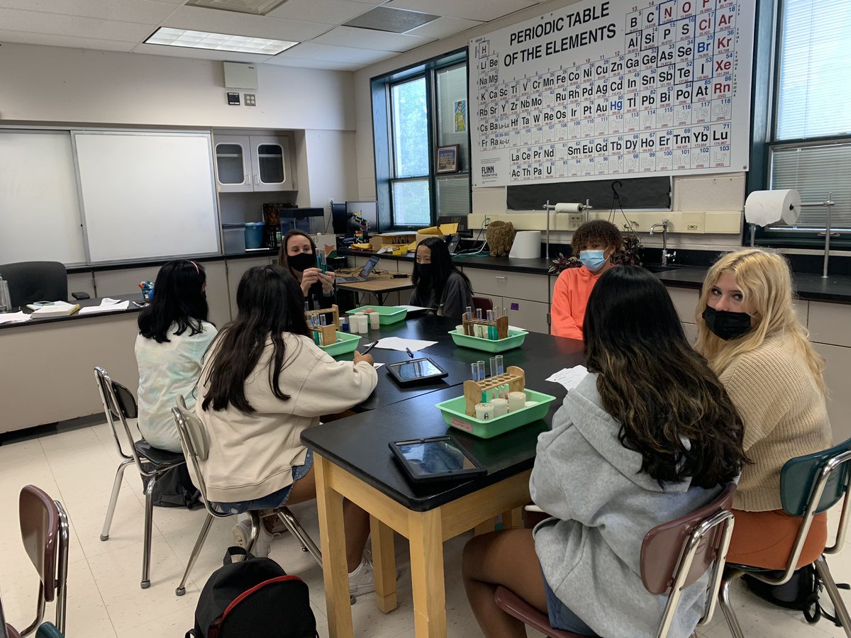 I missed this last year. <a href="/dasd_lms/">Lionville Middle School</a> students investigating properties of matter in <a href="/mrsconlen/">Gina C</a> Science class #dasdpride #handson