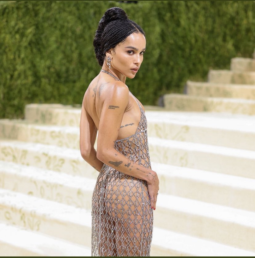 stephcentrone's tweet photo. Fave look of the night. #MetGala https://t.co/ImiZ8w19oP