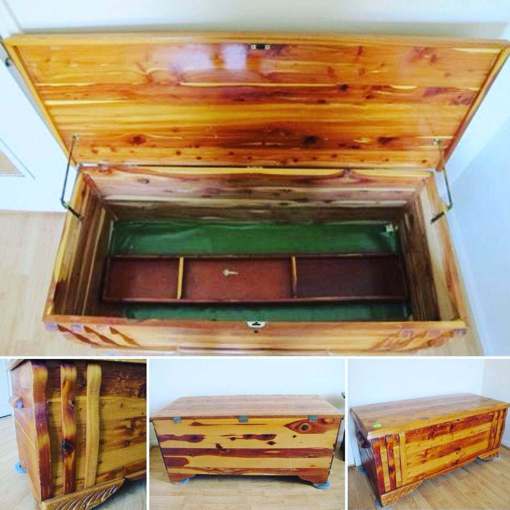 CannonsAuctions's tweet image. Pine cedar-lined chest;
measuring 22 x 48 x 21" 
.
.
.
.
#pine #cedar #pinechest #storage #cedarsmellsgood #cedartree #pinefurniture #storagechest #bottomdrawer #bhfyp #cannonsauctions 
***THURS 16 SEPT***
bit.ly/3hrWNI4