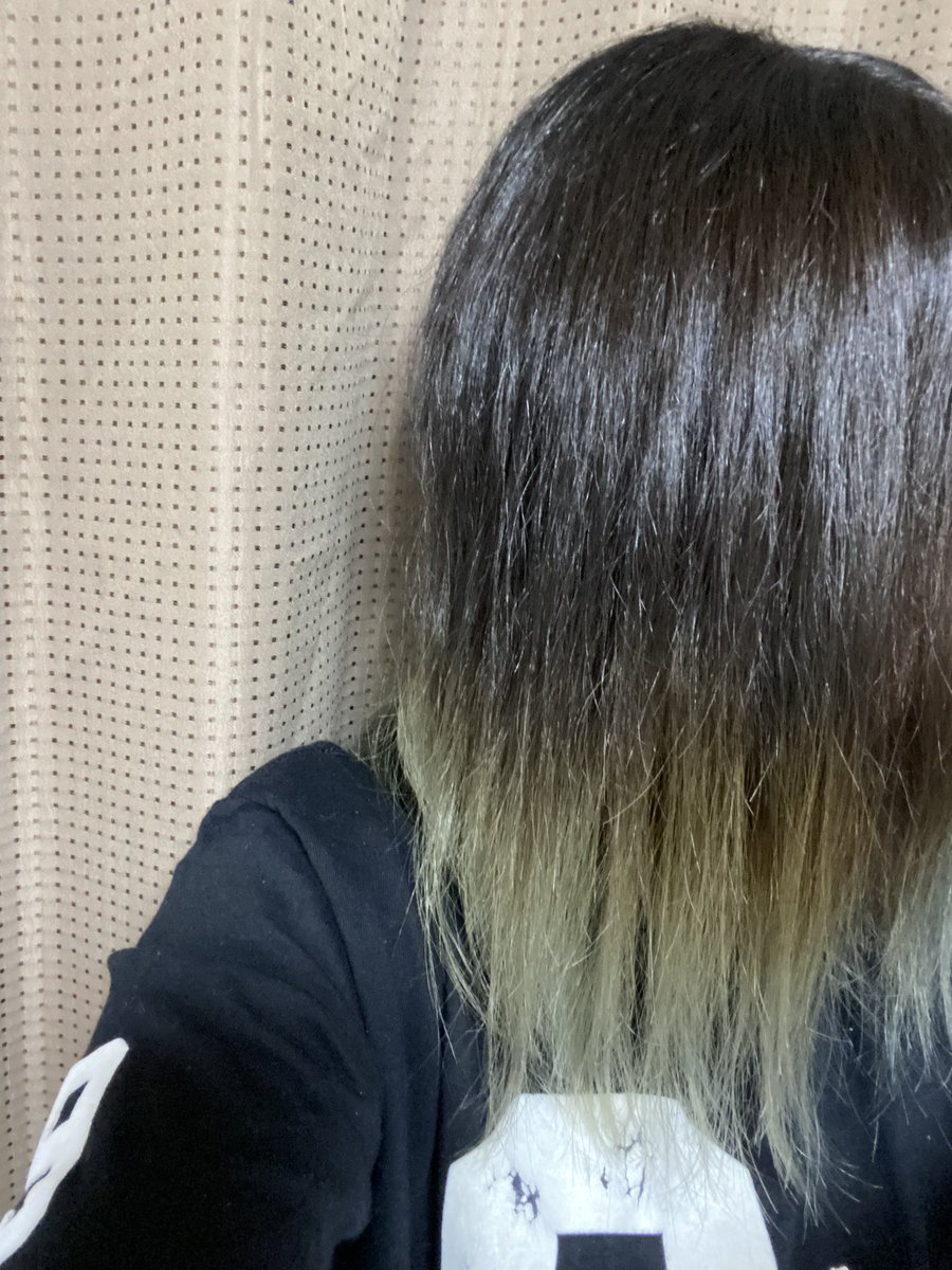 JADE19940503's tweet photo. 久々髪染めたらこうなった😂

結構金額したけどお気に入りの
髪色になったからよかった✨ https://t.co/aFIX63oWsj