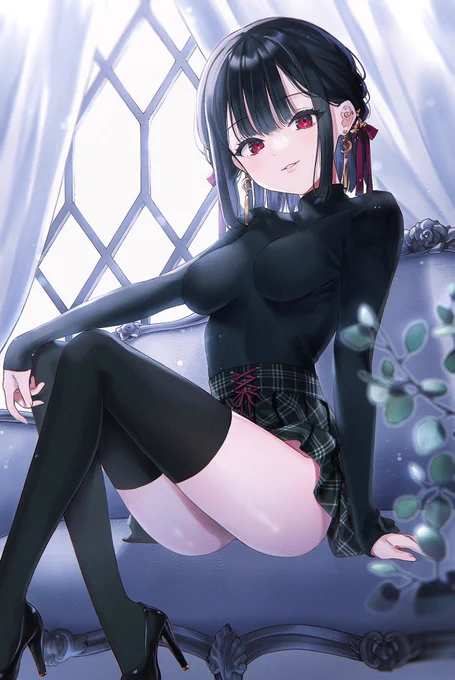霊感がありそうで夏でも涼しい顔で長袖を着ている美少女こと美月さんを見てください 