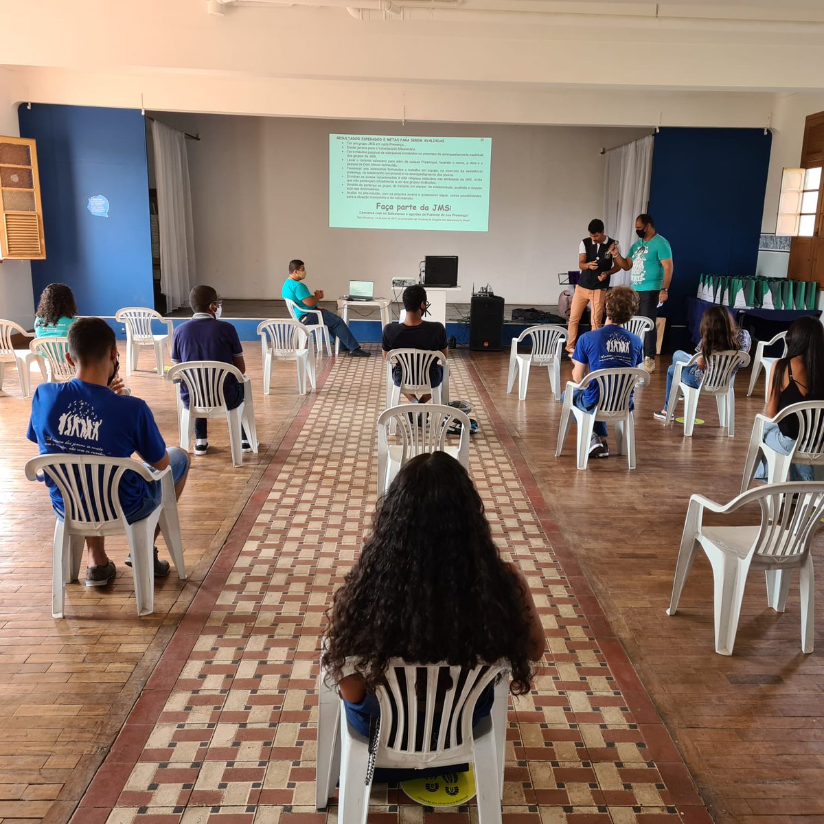 SalesianosISJB's tweet photo. #AconteceISJB
No dia 12 de setembro aconteceu, nas dependências do Patronato Salesiano de Pará de Minas/MG, a primeira reunião com os jovens que constituíram o grupo de aspirantes à JMS (Juventude Missionária Salesiana).
Saiba mais em: https://t.co/gvzFOKzwg1
#Salesianos #JMS https://t.co/flyKmyZ57W