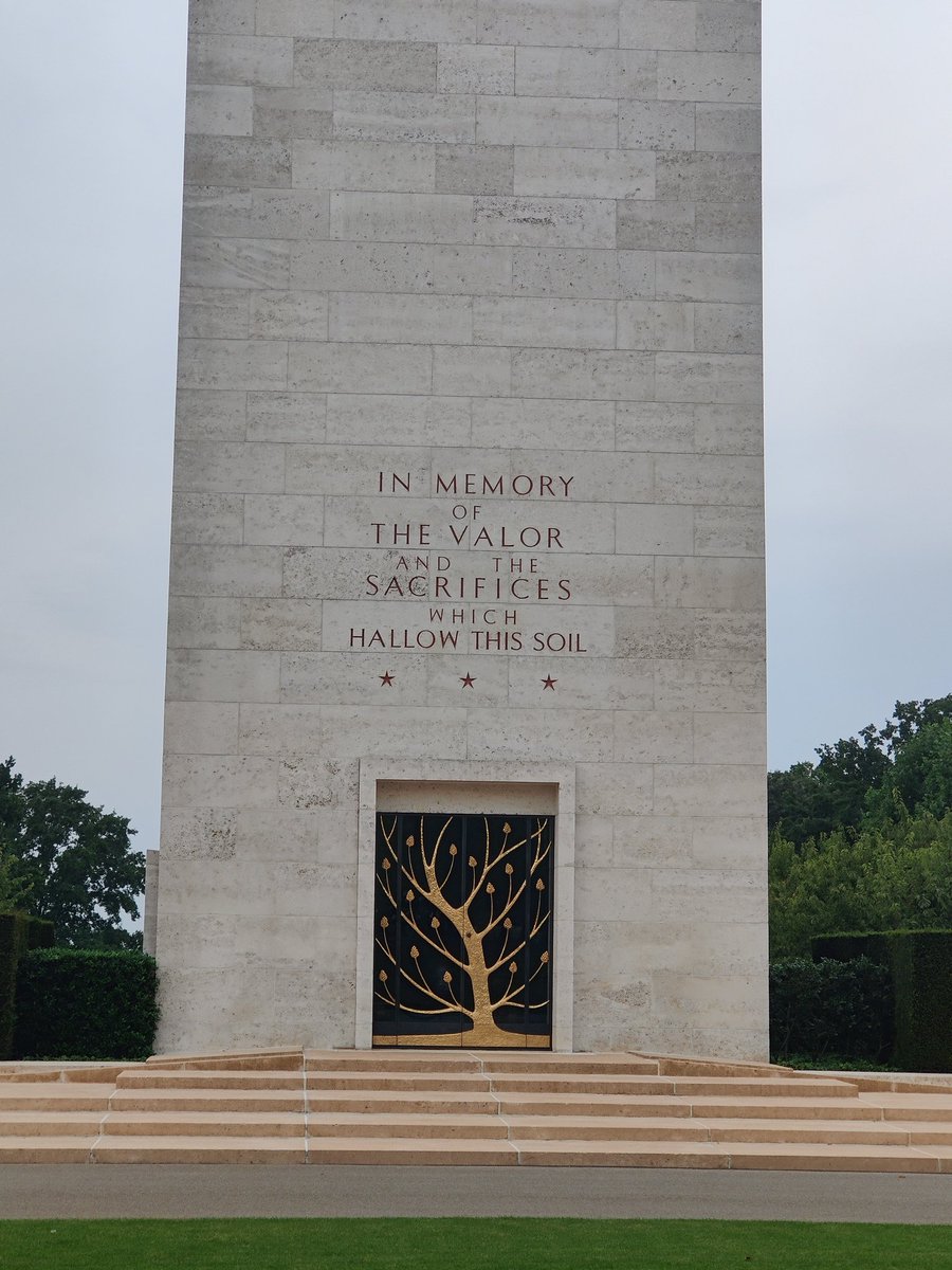 Its_Decibel's tweet photo. American Military WW2 cemetery &amp; memorial
Margraten, The Netherlands

Speechless... 

#worldwar2 #WW2 #americanarmy https://t.co/LIIILFGJLg