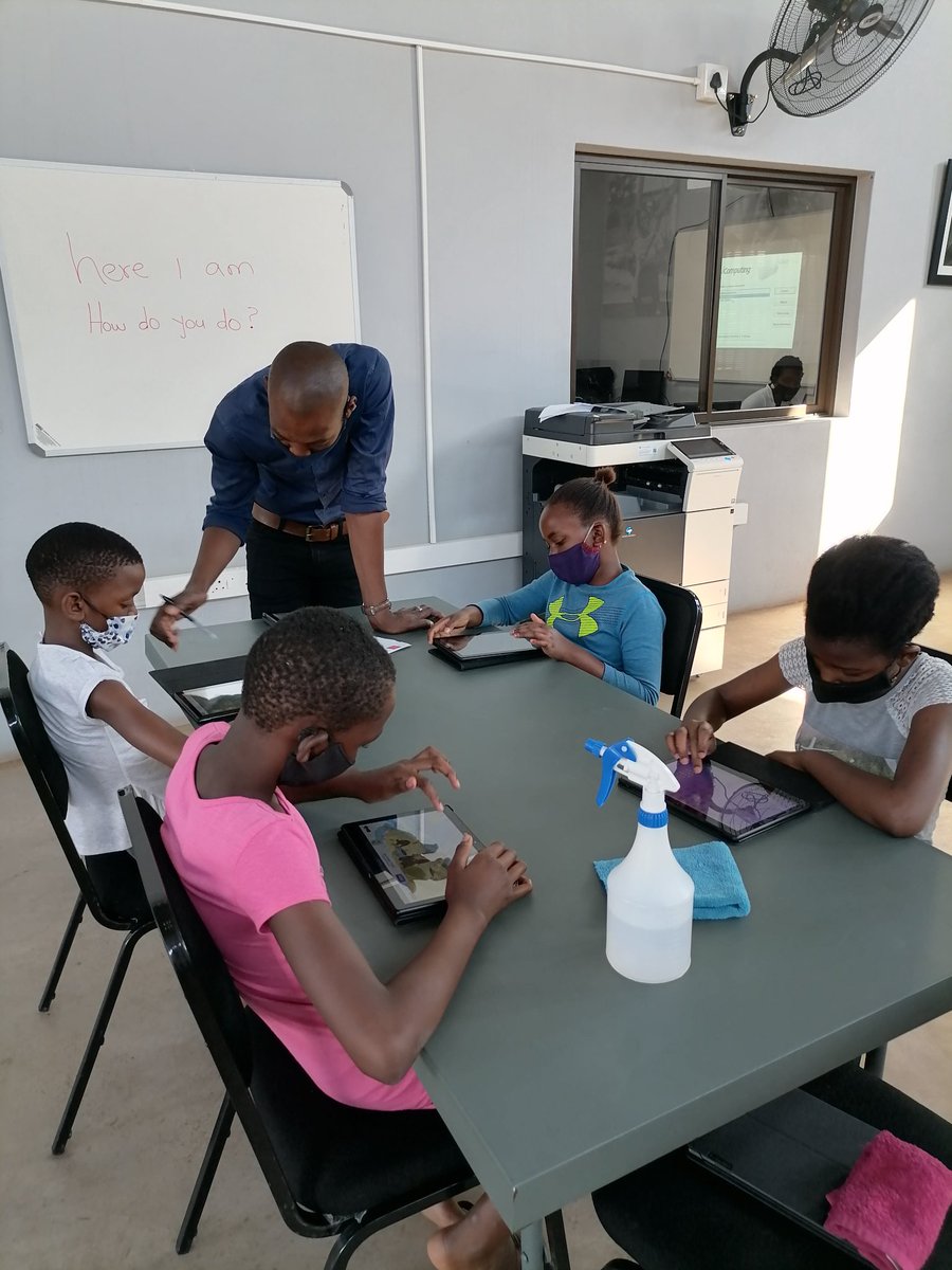 Ngobeni_Gwf's tweet photo. #OpenLearningAcademy afternoon programme learners learning how to construct meaningful sentences #WonderFieldLearning @DumphriesDLC @GwfOnline https://t.co/UPTT4QH46f