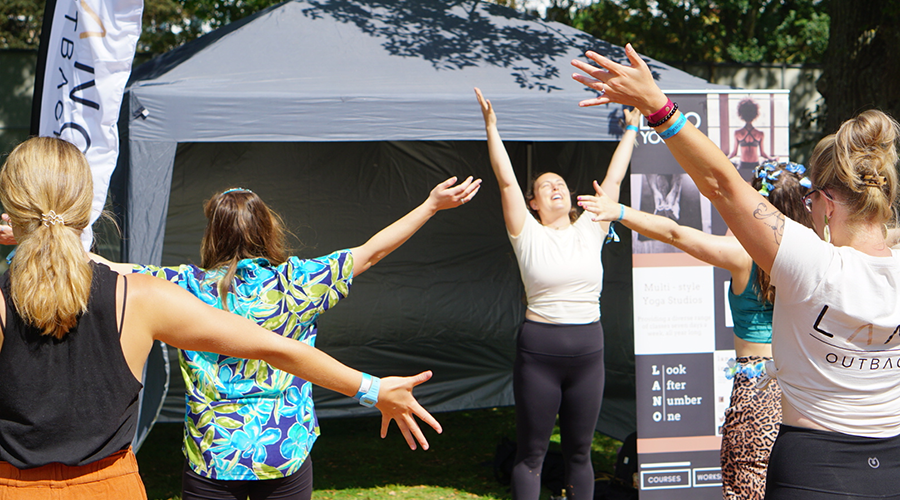 GunwharfQuays's tweet image. This weekend, don't miss Sweat Fitness Festival! 💪 

Free to attend, it's a celebration of wellbeing and fitness featuring workouts, prizes and a special Q&amp;amp;A with 2020 Paralympics Triathlon Gold medallist and TV personality @LaurenSteadman 🥇 

More info: bit.ly/3lbHCUr