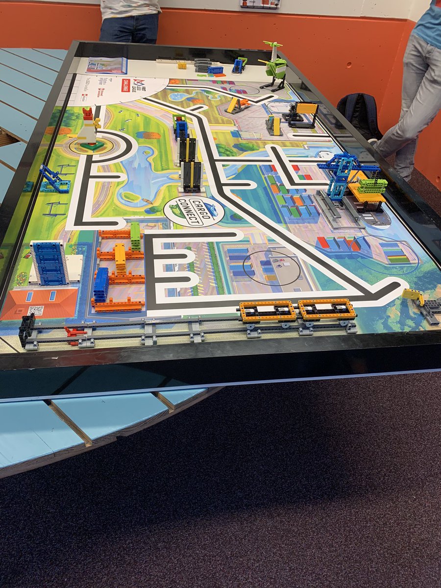 Namens regiopartner voor de #achterhoek @8RHK_ aanwezig bij de eerste uitleg over de <a href="/firstlegoleague/">FIRST LEGO League</a> editie 2022. De Regiofinale wordt gehouden op vrijdag 11 februari in <a href="/civonhtsm/">Civon Innovatiecentrum</a> #techniek #techniekpact #onderwijs