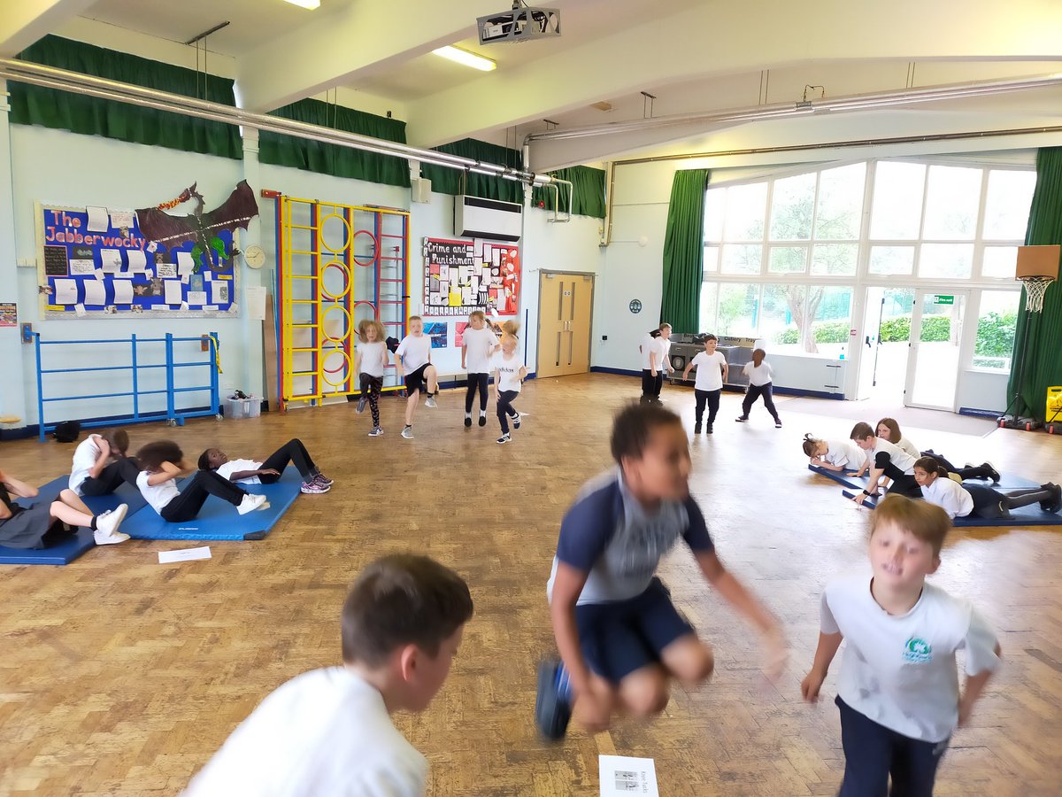 HighbankSport's tweet photo. Interval training in full flow with Year 5 ! @HighbankPrimary #gains #9pack #highbank https://t.co/gzyasNwtTZ