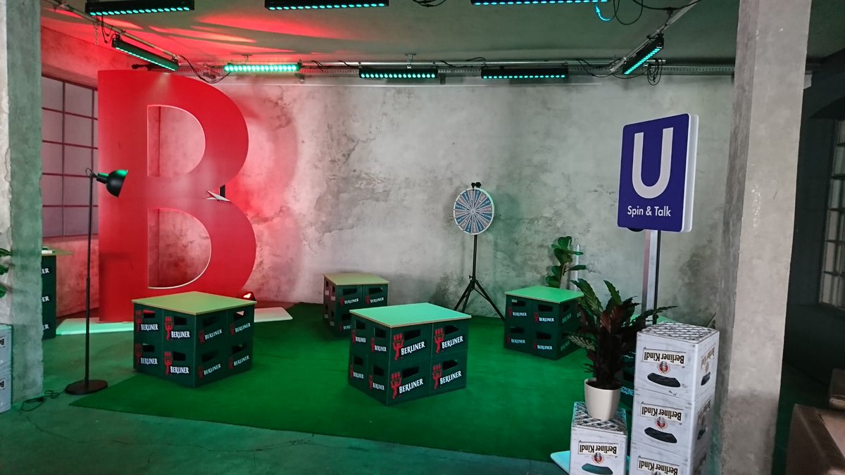 BerlinMeetings's tweet photo. Unser dickes B ist in #München angekommen und die Crew steckt mitten im Aufbau! Bis morgen verwandeln wir unsere Event Location in den typischen #Berlin Stil. Wer möchte, kann sich gern noch kurzfristig hier anmelden: https://t.co/8sxDUaowAD
#PlanB #PlanBerlin #eventprofs #MICE https://t.co/My8HvsTtpO