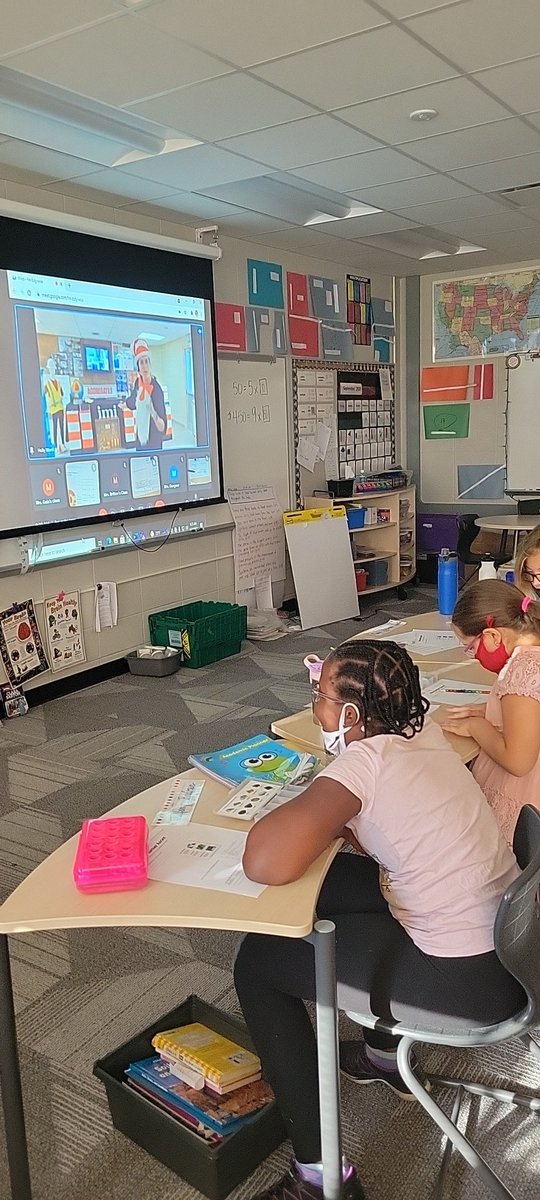 miner_jenn's tweet photo. Virtual field trip this morning! Rock kits and concrete making courtesy of IMI-Irving Materials. Erosion, deposition, rocks, OH My! Thanks Holly Ward  @MrsKuepper @NikkiHarrisonME @MelissaMcColl16 https://t.co/FxJtPzh1dZ