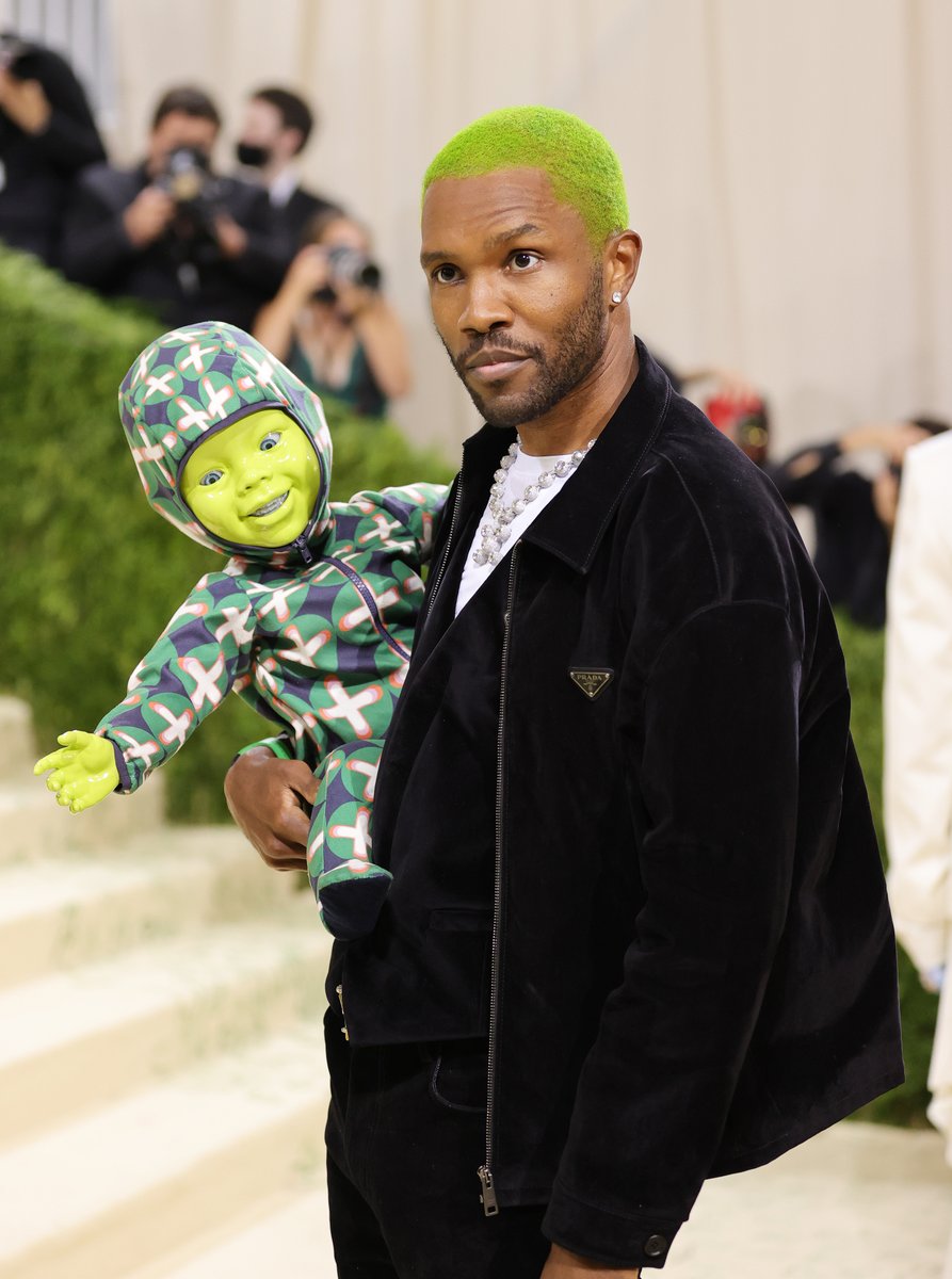XXL's tweet photo. Frank Ocean at the #MetGala https://t.co/EXDRxIgj0j