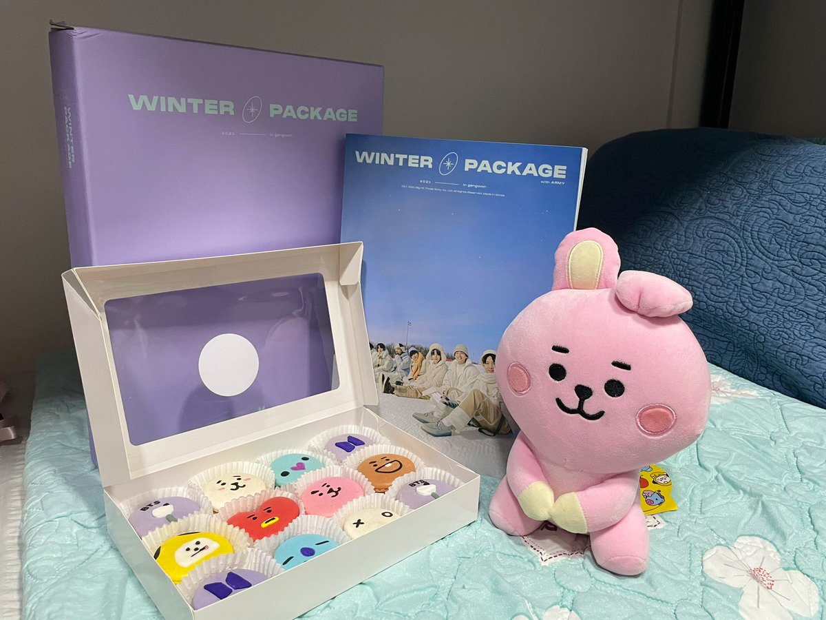 diannejozelle's tweet photo. Finally got my BTS WP Photobook 💜 thank you @ChimKshop for a very smooth transaction. 💜💜💜 https://t.co/JUawrkv2du