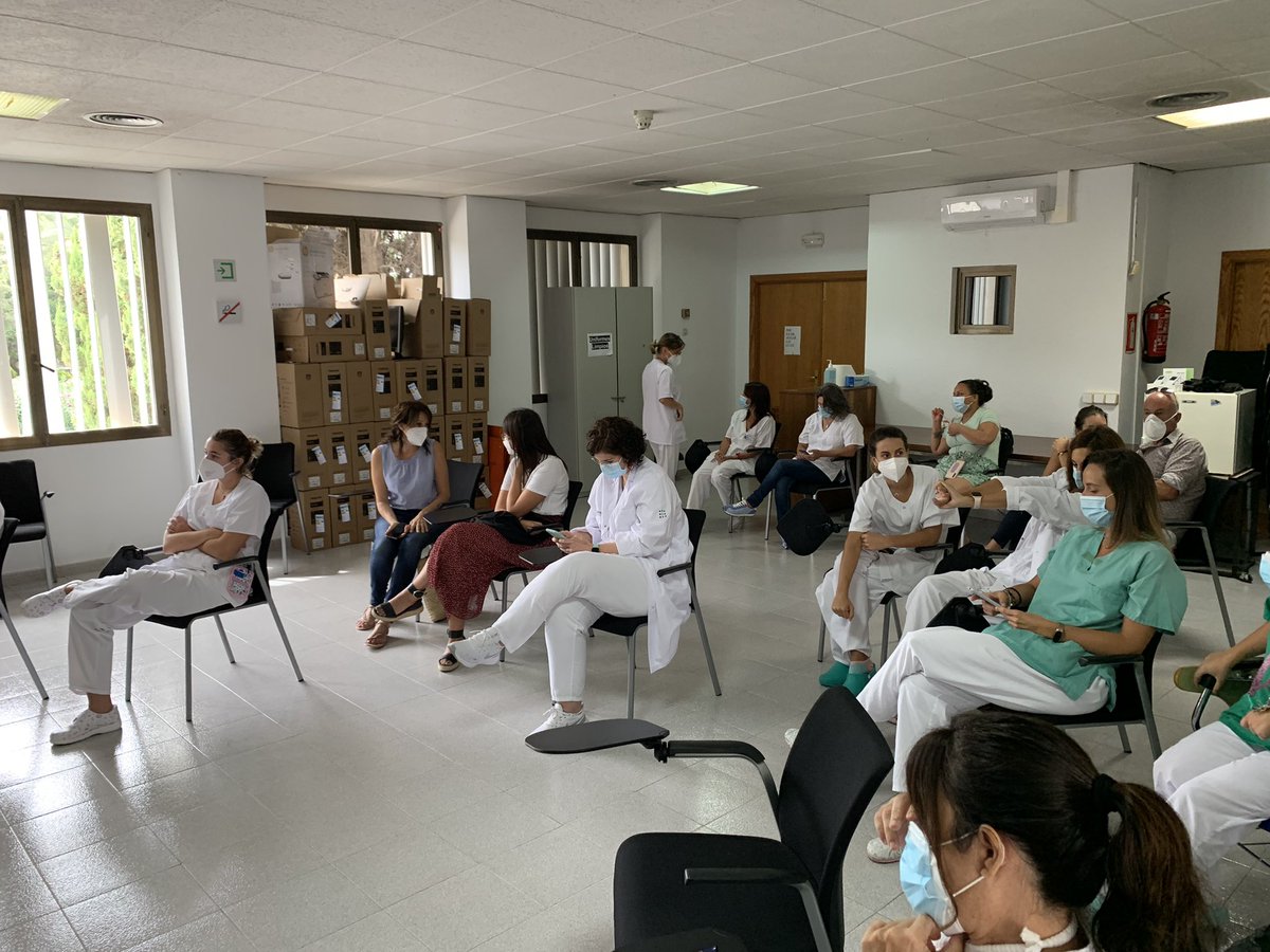 nikrequena's tweet photo. Última sesión de nuestra R1 EFyC de @CSCollR Laura de la Rosa sobre protocolo epistaxis 👃🩸!!!!Buen trabajo 👏🏼 https://t.co/ncdkyzNE2W