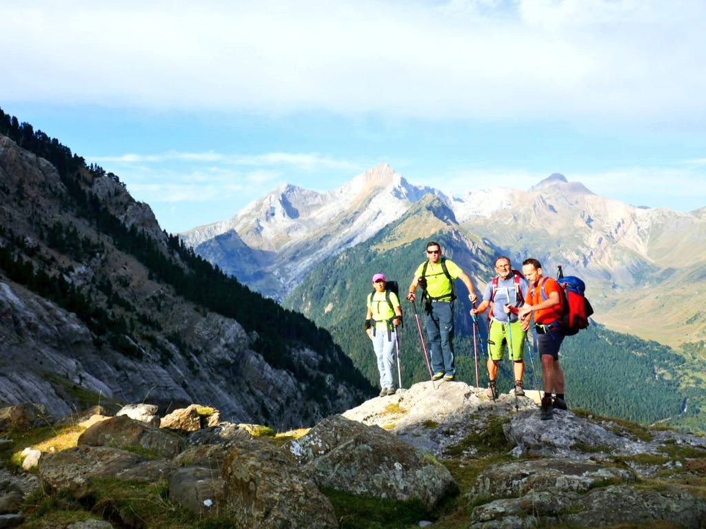 SpainExploring's tweet photo. Perdidos High Route. Great team enjoying the circuit around the Mont Perdu and the Vignemale. 
https://t.co/SeHbs5V9AG https://t.co/lgSeXcJZ5V
