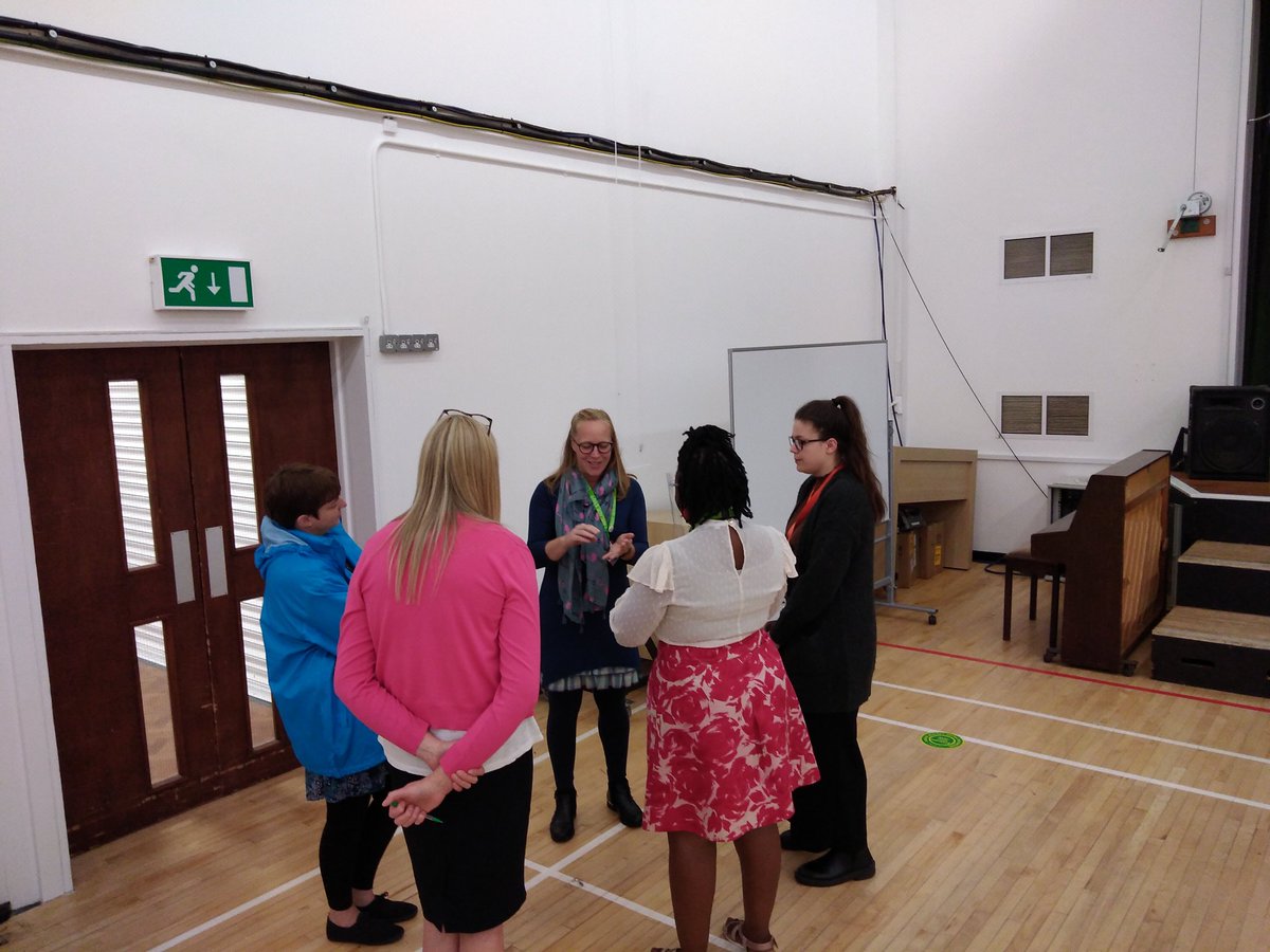 PMStock11's tweet image. Great to see so many staff attending our weekly Teaching and Learning Bright Spots session. This week we&apos;re hearing from our @WALKTHRUs_5 Instructional coaches before choosing a professional learning group to join. We&apos;re excited about raising standards #qualityfirstteaching