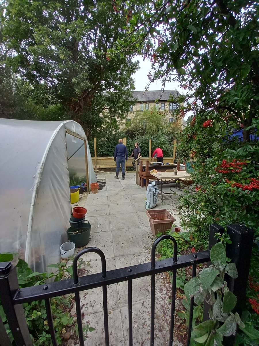 TCVtweets's tweet photo. @WatesGroup @Engineering_SES Yesterday we kicked off the week at @TCVhollybush with a fantastic team who constructed wooden planters - adding to the community's garden facilities and team building in one volunteering day🙌
#WatesCommunityConservationWeek https://t.co/yVIzXYkfyE
