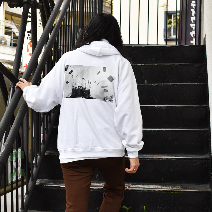 TokyoLabrat's tweet photo. In stock!
スワロウテイル×LABRAT Hoodie
https://t.co/epsLhIuPKu

1996年9月14日-2021年9月14日
本日公開25周年！
＃スワロウテイル ＃岩井俊二 #CHARA
＃LABRAT #LABRAT_TOKYO https://t.co/McOKCnlBfe