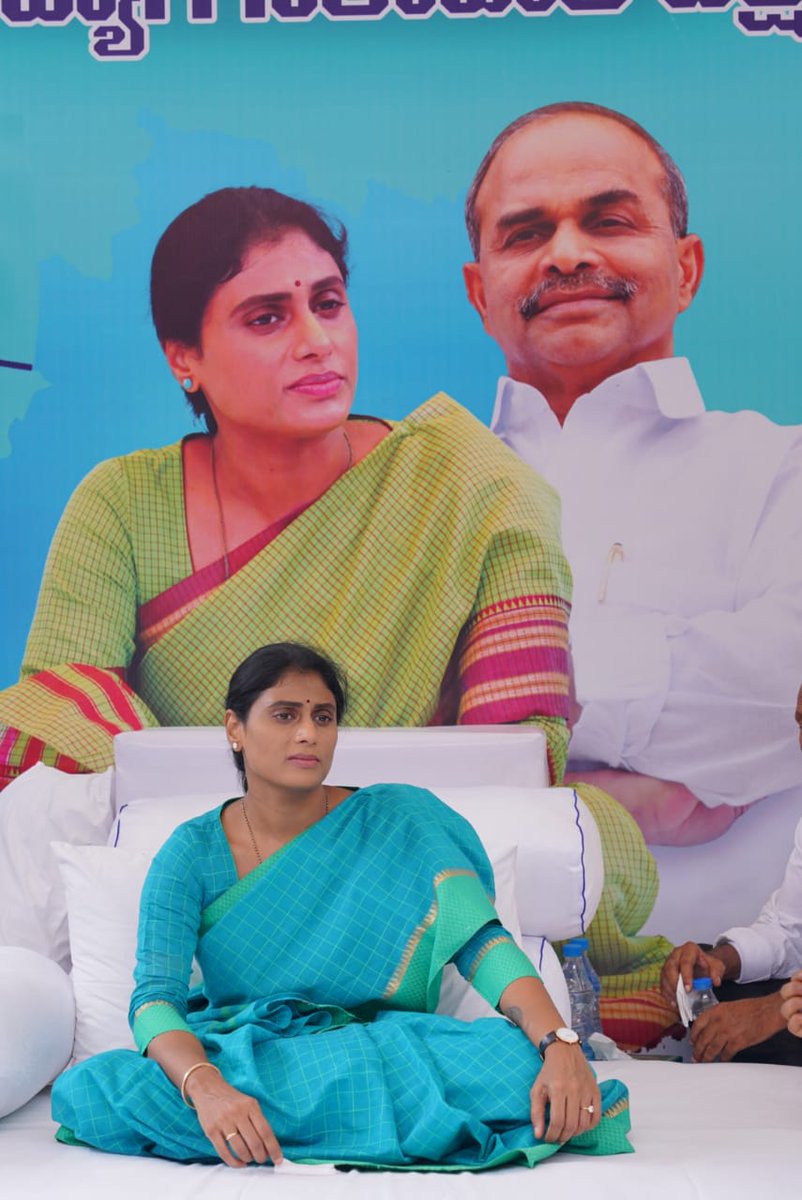 realyssharmila's tweet photo. #WeWantJobs #NirudyogaNiraharaDeeksha
#10thWeek https://t.co/4pVBfVFJ9P