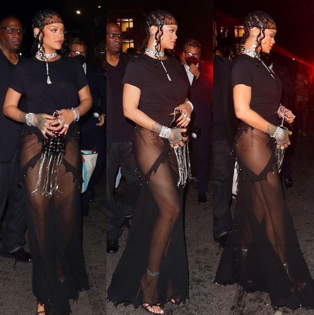 roseerainy's tweet photo. Rihanna varken digerlerini konusmaya gerek yok 😋

#MetGala2021 https://t.co/1UXoKag36u