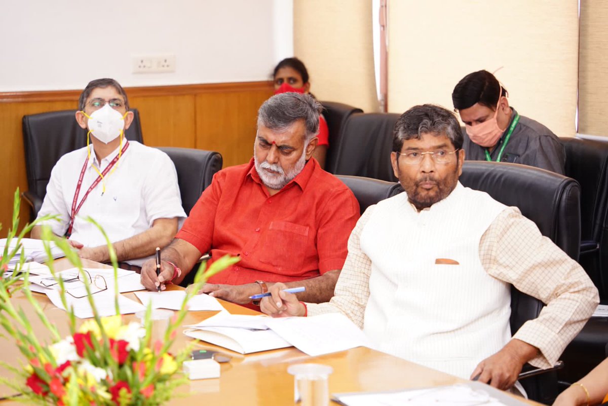 prahladspatel's tweet photo. आज केंद्रीय मंत्री श्री @PashupatiParas जी की उपस्थिति में @MOFPI_GOI पंचशील भवन में उत्पादन लिंक्ड प्रोत्साहन योजना (#PLIScheme) के तहत परियोजना अनुमोदन समिति की बैठक सम्पन्न हुई।
#PMFMEScheme
#ColdChainScheme https://t.co/XwskO3vcsD