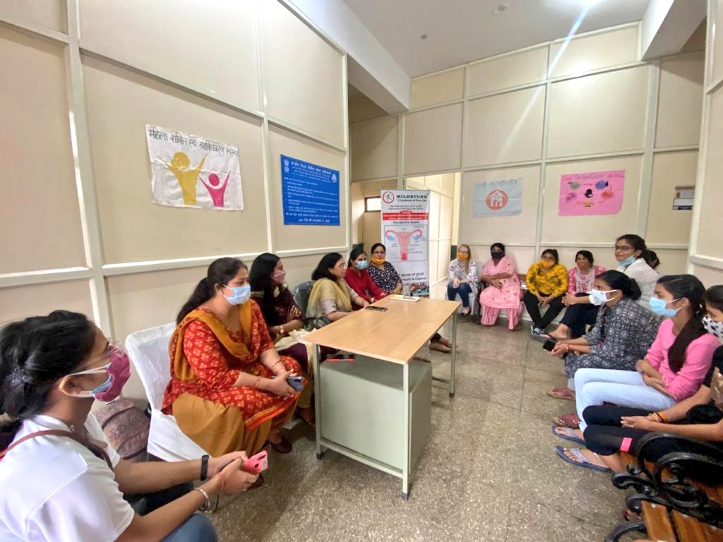 DMNewDelhi's tweet photo. MSK in convergence with @SULM_Delhi organised an awareness camp on 'Women Health &amp; Hygiene &amp; its Importance' with support of Milestones &amp; Dr.Anita for the SHG members &amp; staff of OSC, Samalkha &amp; discussed women welfare schemes &amp; policies rendered by DWCD.
@LtGovDelhi @CMODelhi https://t.co/mBv205Xcge