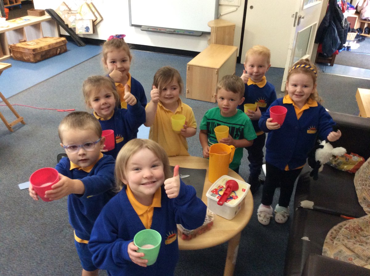 HolytownNC's tweet photo. Today we made yummy smoothies with Bananas, strawberries and blueberries. #healthpromoting https://t.co/t6eOnZ0JEN